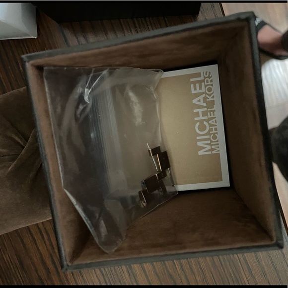 Michael Kors Square Rose Gold Watch - Picture 2 of 7